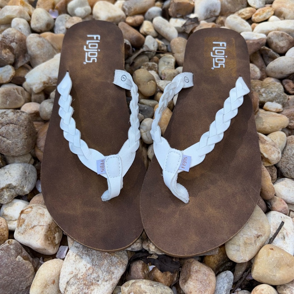 Flojos Women's white Navida sandal white braided strap NWOT size 6